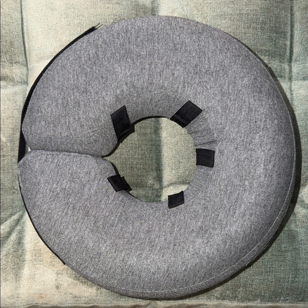 Inflatable Gray Protective Pet Collar